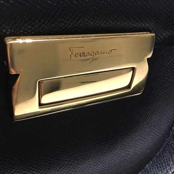 Authentic Salvatore Ferraggamo two way leather bag - Picture 3 of 6